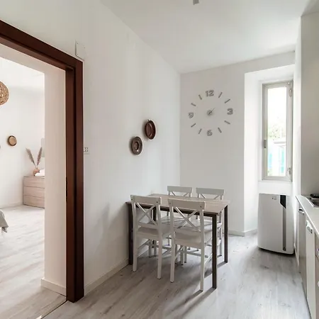 Lidia's By Quokka 360 - Relaxing Flat In Apartament Cernobbio