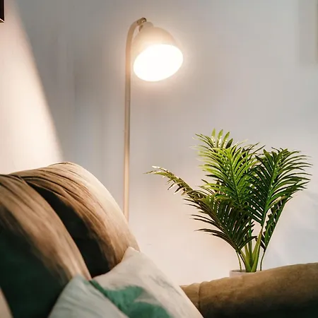 Апартаменты Lidia's By Quokka 360 - Relaxing Flat In Черноббио